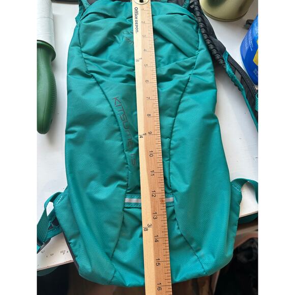Osprey Kitsuma 1.5 Black & Teal Hydration Pack - Picture 9 of 10